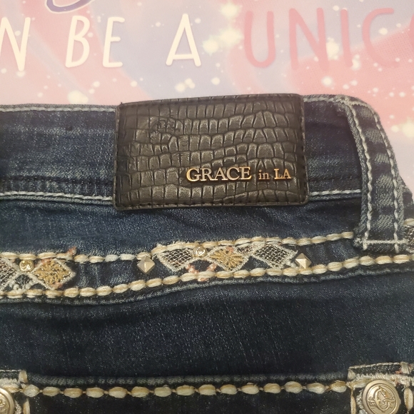 Grace in LA Jean's - Picture 3 of 8